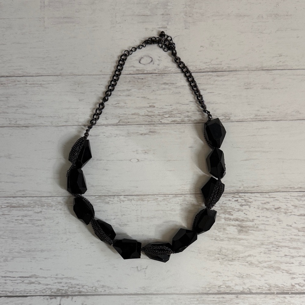 Chic Black Faceted Necklace